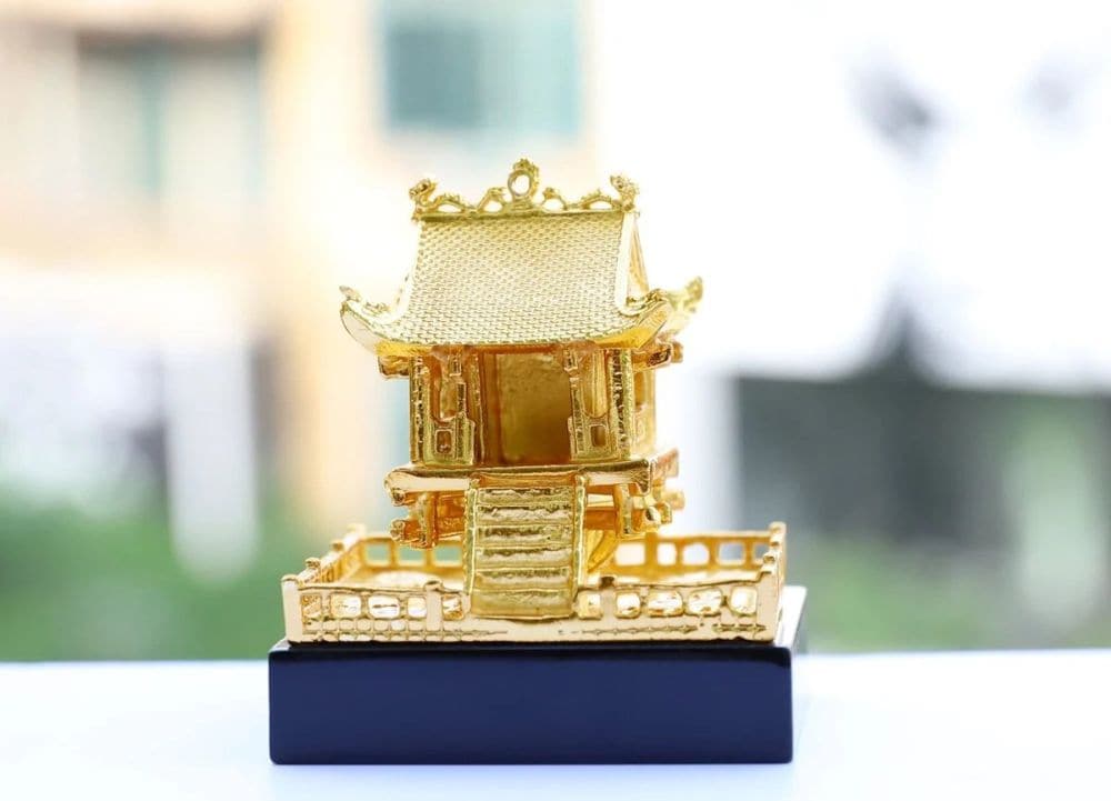 Đồ lưu niệm có biểu tượng Hà Nội